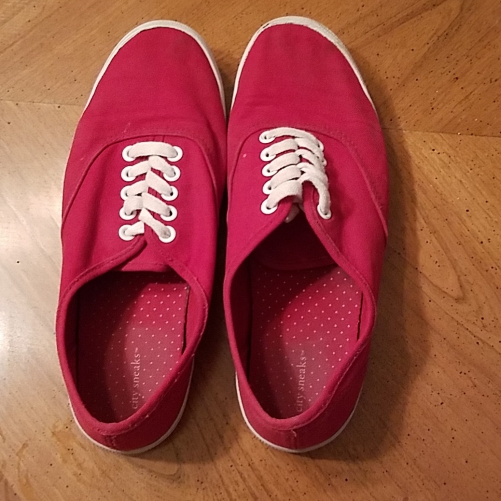 Red city sneakers